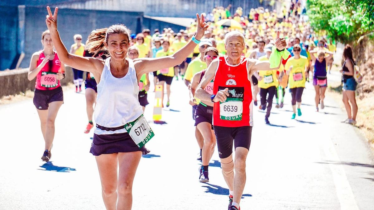 People running a marathon