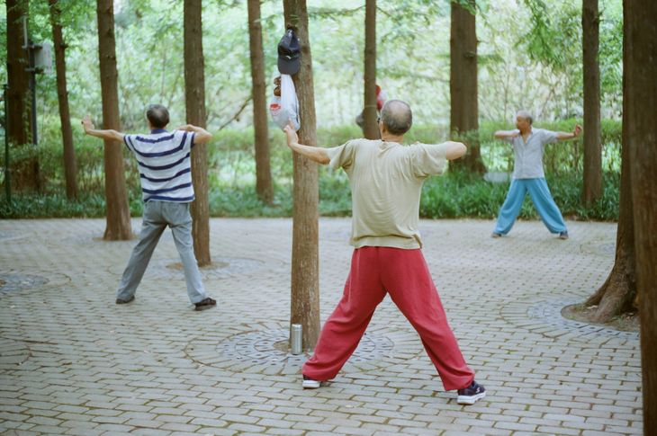 Men doing tai chi