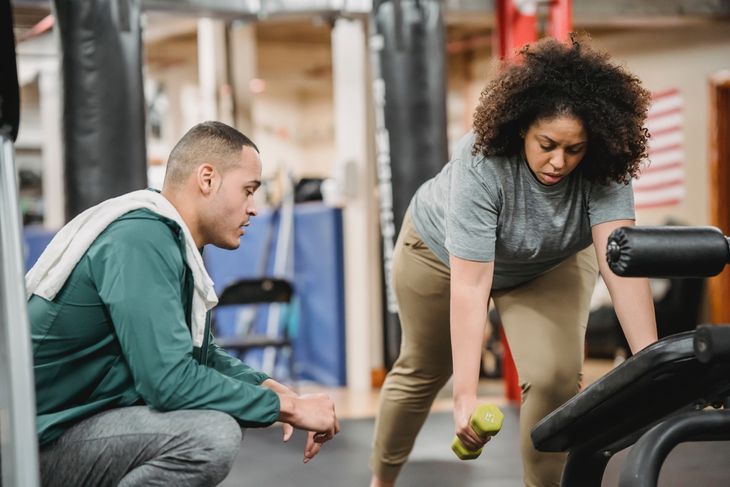 1 to 1 personal training in the gym. 