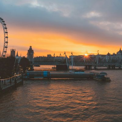 Sunrise by the Thames